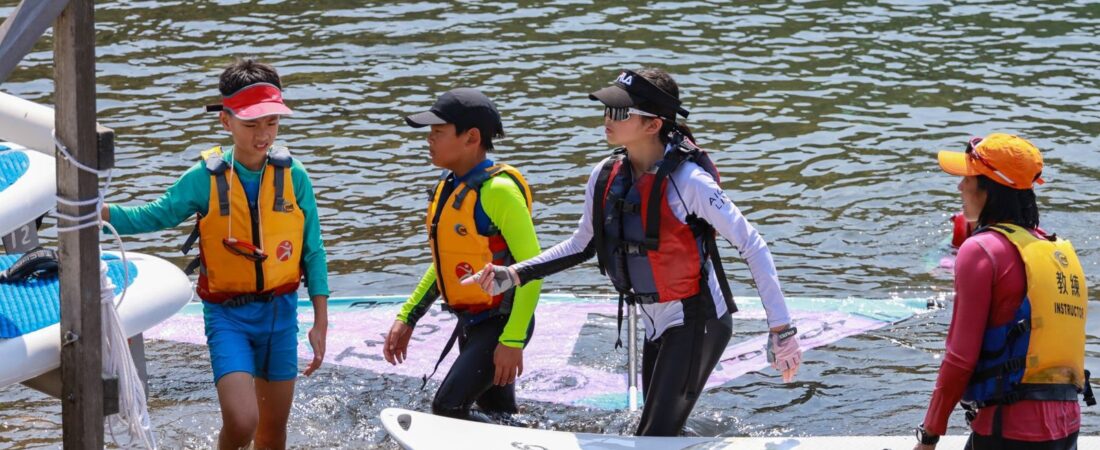Paddle Boarding Safety Guide: Wind, Cold Water, Leashes and the Rules